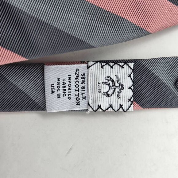 BROOKS BROTHERS BLACK FLEECE SILK BLEND BOW TIE GRAY PINK REPP STRIPE 1.75\